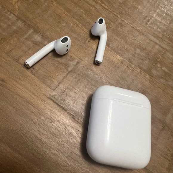 AirPods Gen2 - Picture 2 of 5